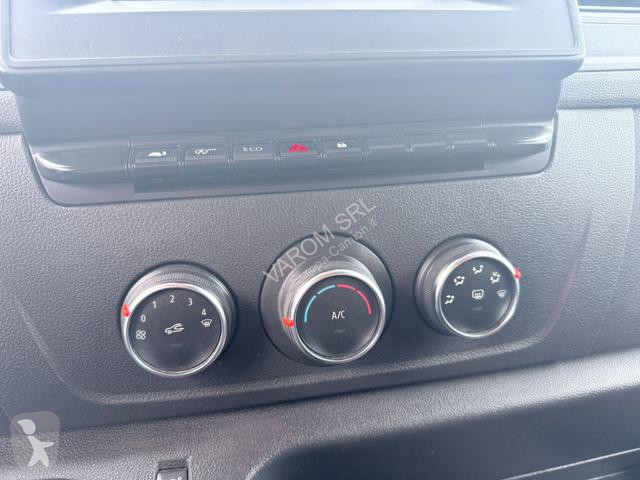 Грузовик Renault MASTER