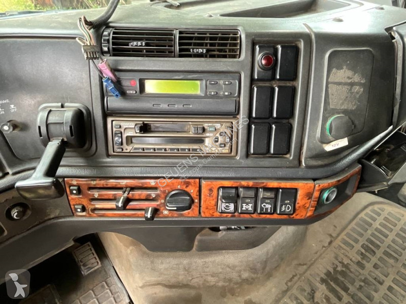 شاحنة Volvo 520 8X4