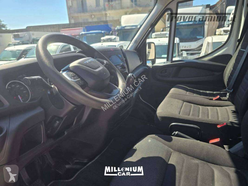 شاحنة Iveco 35-14 RIBALTABILE TRILAT 2022
