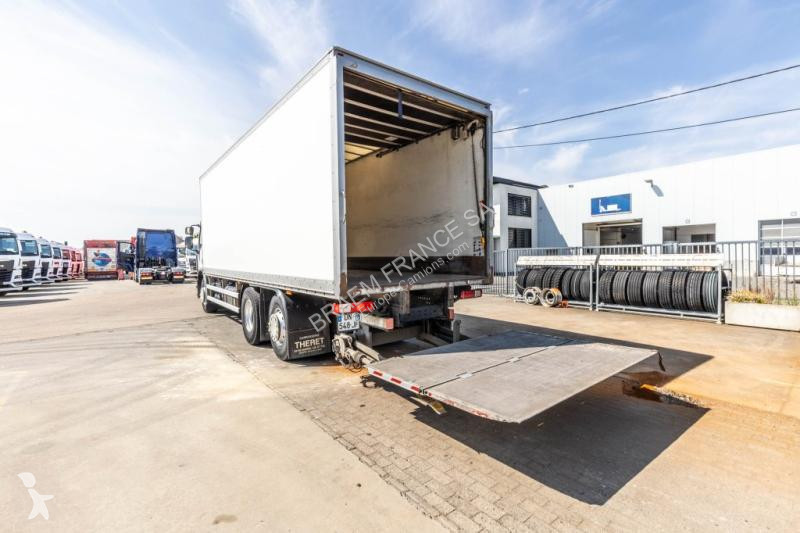 شاحنة Renault  D26.320-6x2+DHOLLANDIA 2T.