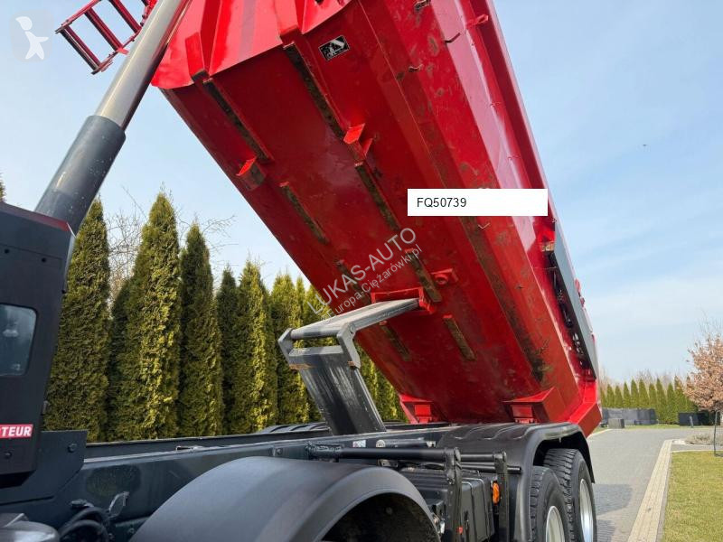 Камион Iveco TRAKKER 450