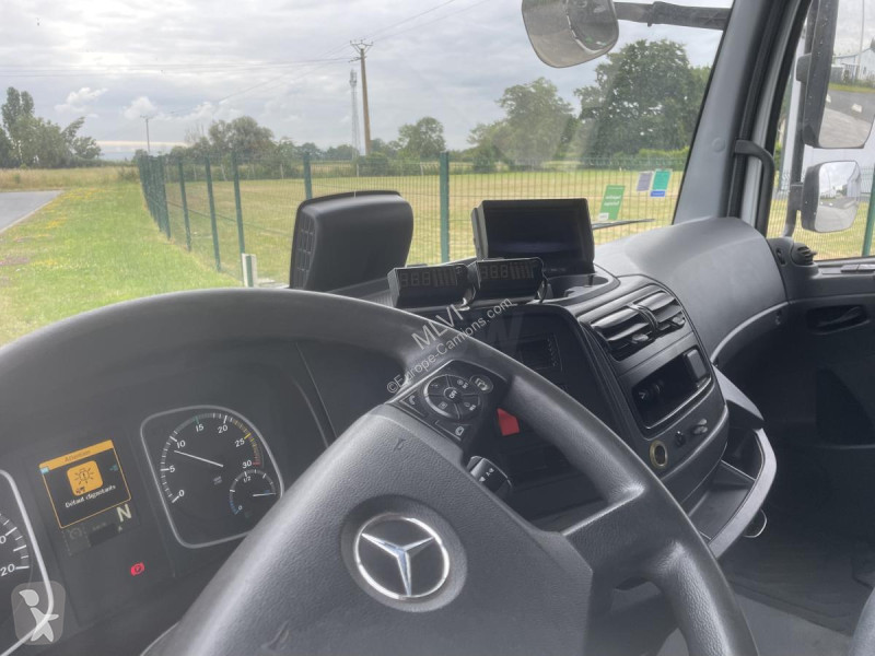 Mercedes 1218 truck
