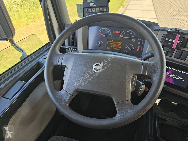 شاحنة Volvo 210.14 CARRIER TAILLIFT