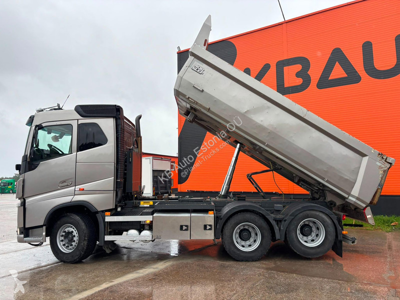 شاحنة Volvo 540 6x4 TANDEM AXLE LIFT / BOX...