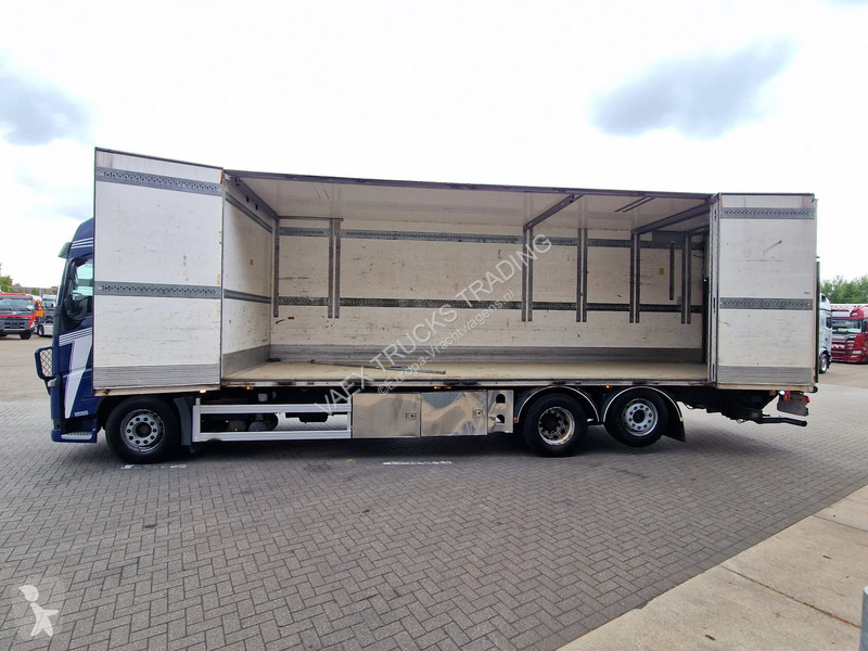 شاحنة Volvo 13460 6X2 - full air - WB600 -...