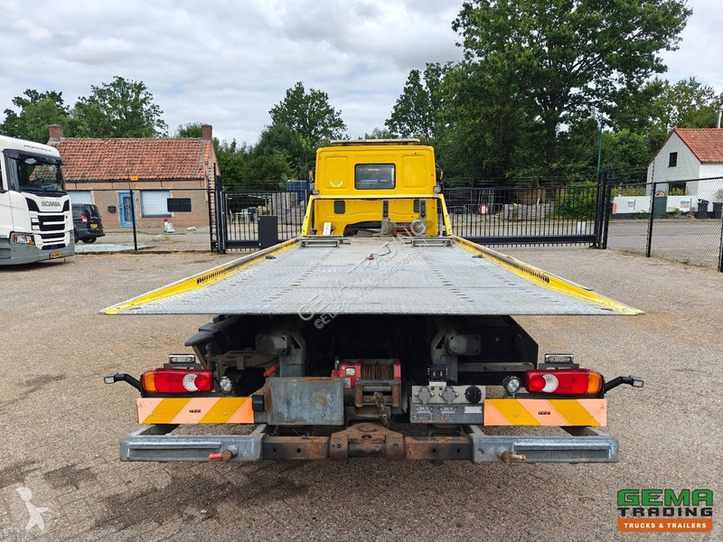 شاحنة Iveco EuroCargo 120-220L 4x2 Half Sleeper...