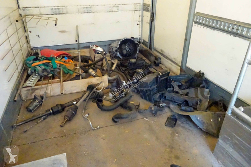 Camion Renault MASTER CAISSE 2,3 DCI 136