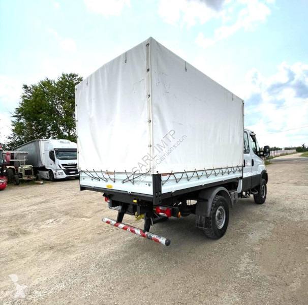 Véhicule utilitaire Iveco DOUBLE CABINE 4X4...