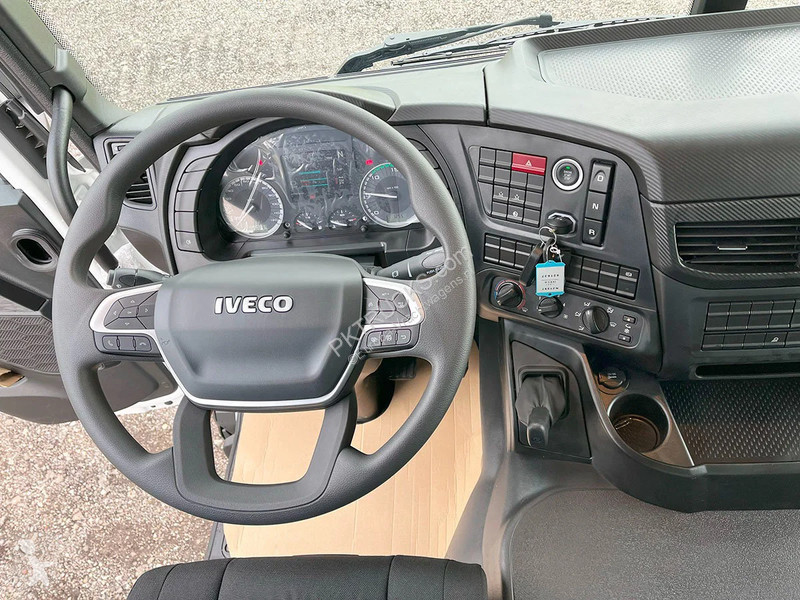 شاحنة Iveco AD380T43H-4500 AT Chassis Cabin (9...