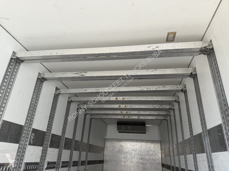 شاحنة Mercedes Antos 1835 L 4x2 Antos 1835 L...