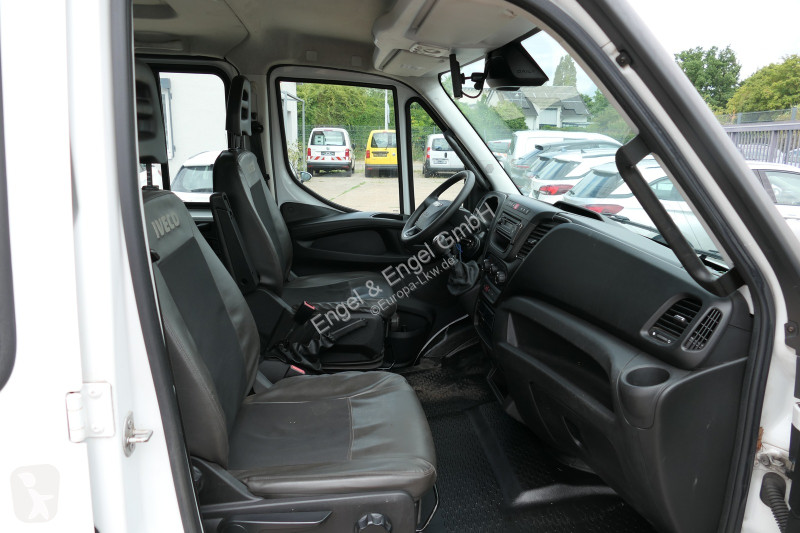 Samochód dostawczy Iveco Daily 70C18H D70C DoKa...