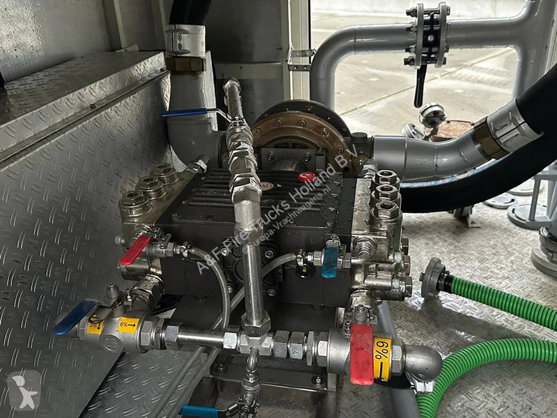 Camion Ziegler Hook-Lift Foam Firefighting Unit