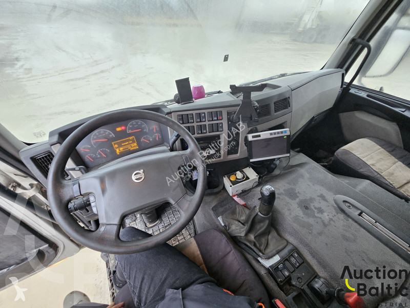 Kamión Volvo 320