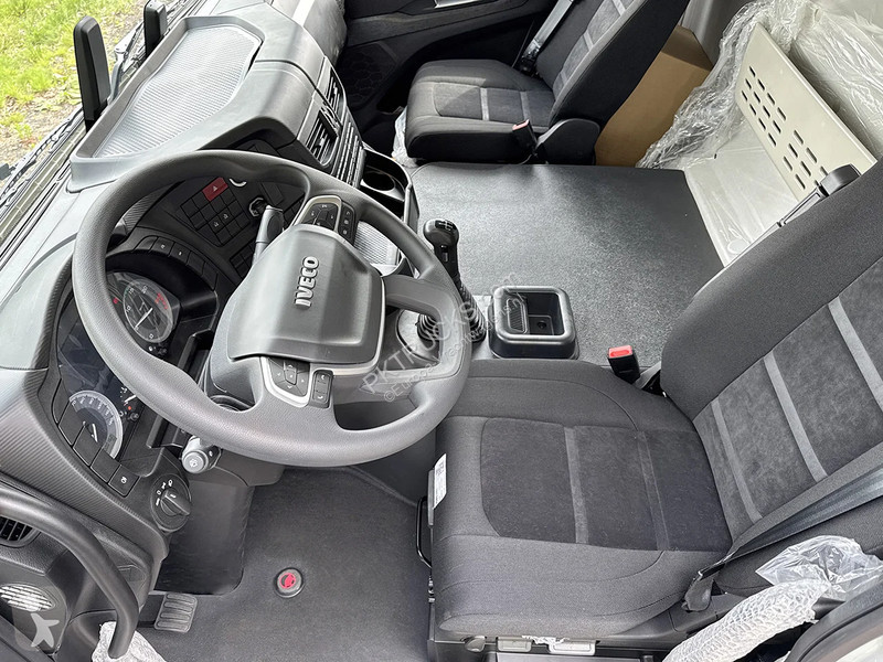 Lastbil Iveco AD380T47WH-3800 Chassis Cabin (13...