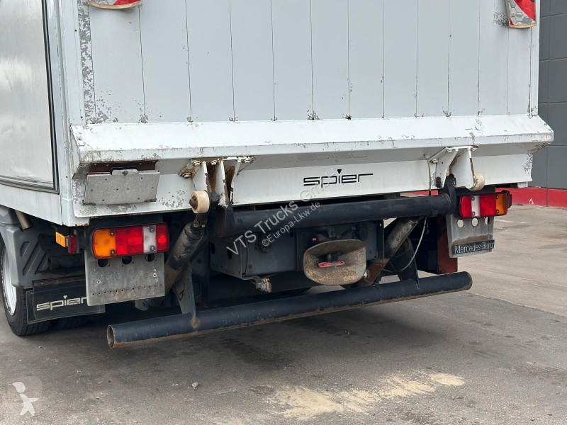 شاحنة Mercedes 818 4x2 BB Spier Koffer &...