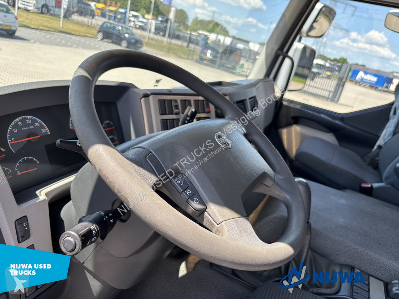 شاحنة Volvo 320 4x2 Bladvering + Trekhaak
