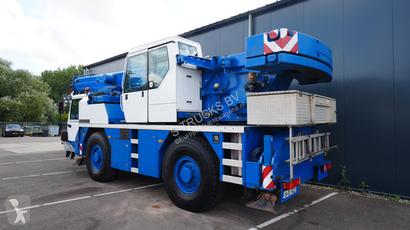 Žeriav Liebherr 1030