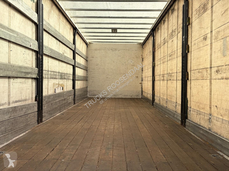 شاحنة Scania P230 + 3 PEDAS + 19t + OADIFT 1500 KG