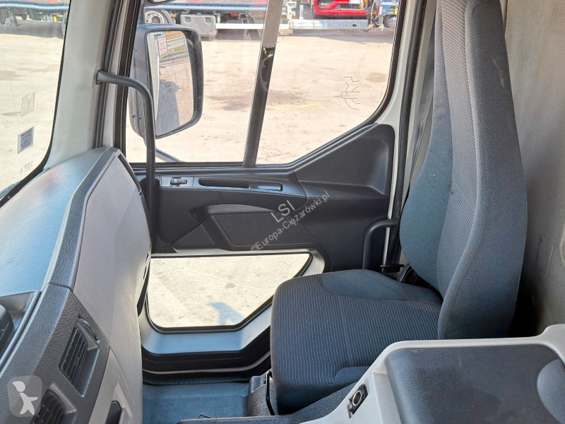 شاحنة Volvo 320* PLATFORM 6,60m * PM 16 LG...