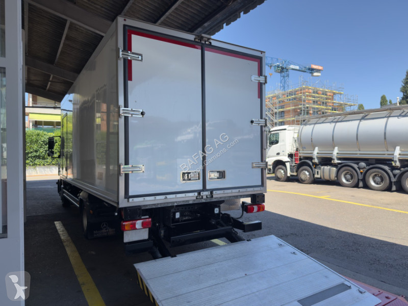 شاحنة Mercedes atego 1024