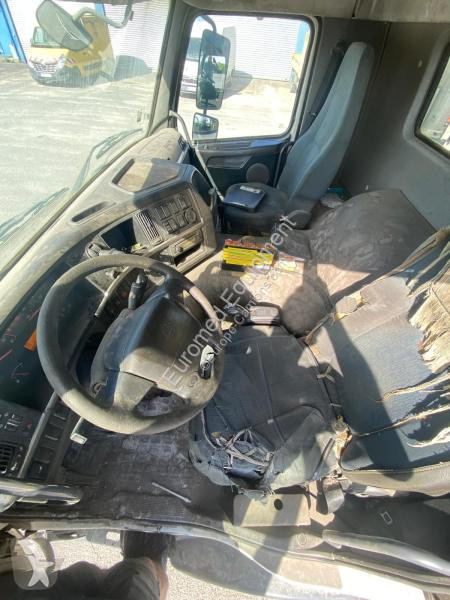 شاحنة Volvo 330