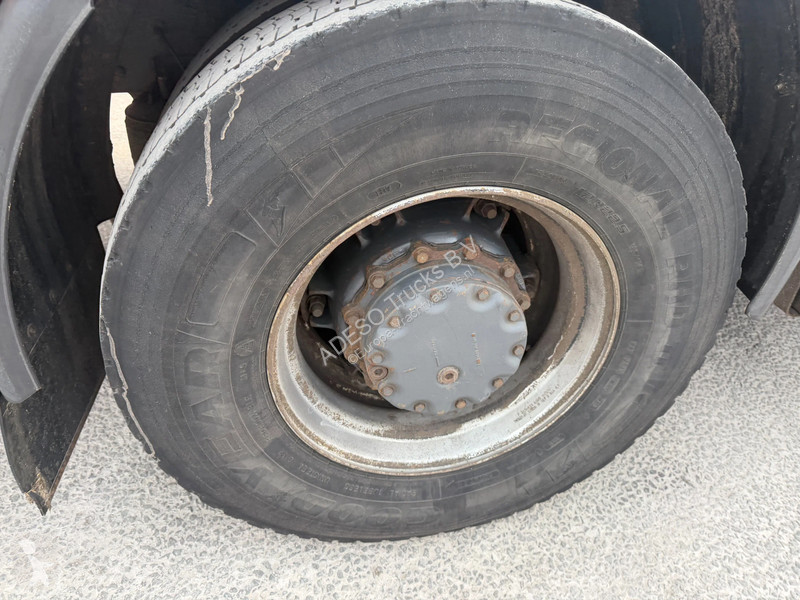شاحنة Mercedes 1833 met Palfinger PK12000...