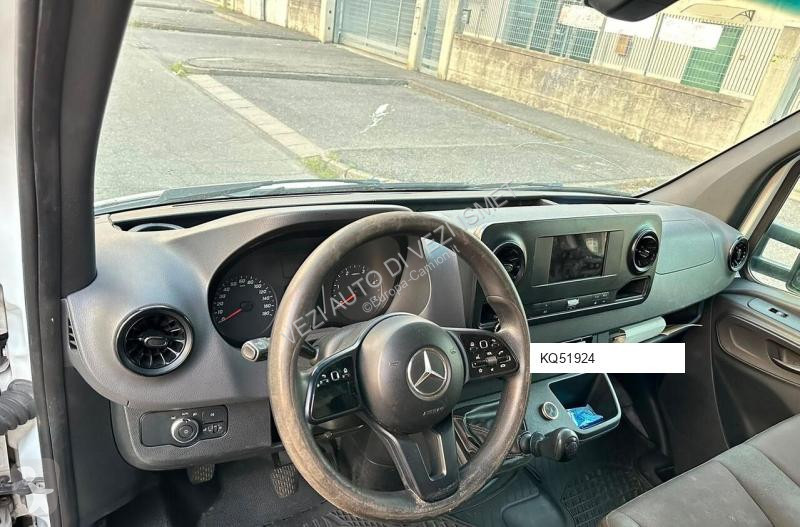 Грузовик Mercedes
