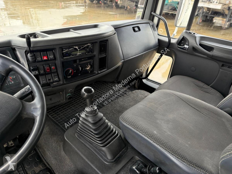 Ciężarówka Mitsubishi Fuso 7C15