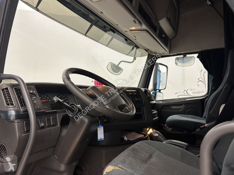 Грузовик Volvo 420 - 6x2