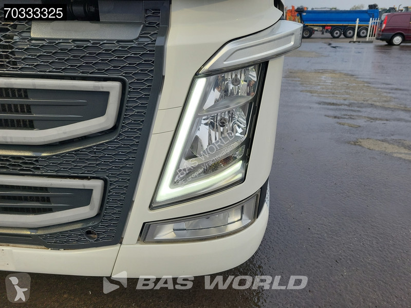 شاحنة Volvo 460  6X2 Chassis Lift-Axle Full Air...