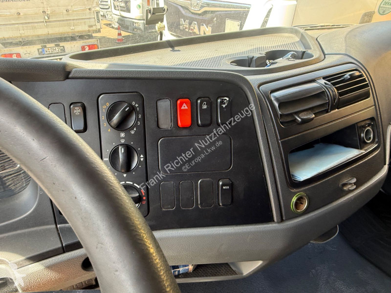 Camión Mercedes 1222 neue Kupplung , Batterien...