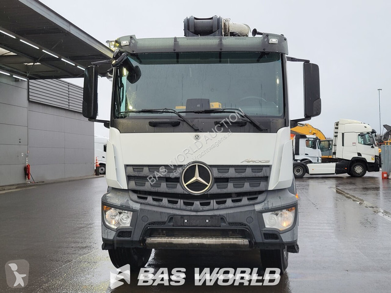 Грузовик Mercedes 2636