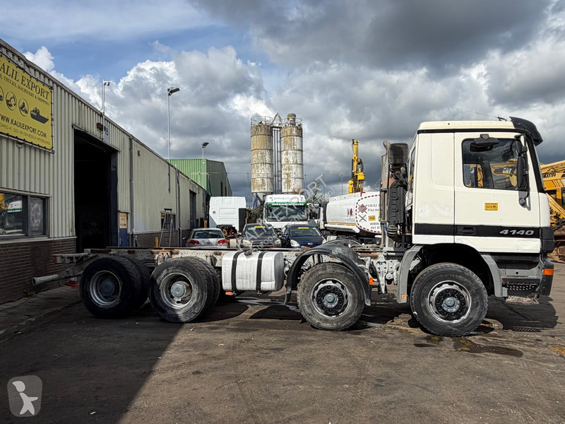 Camión Mercedes 4140 Chassis Cabine - 8x4 -...