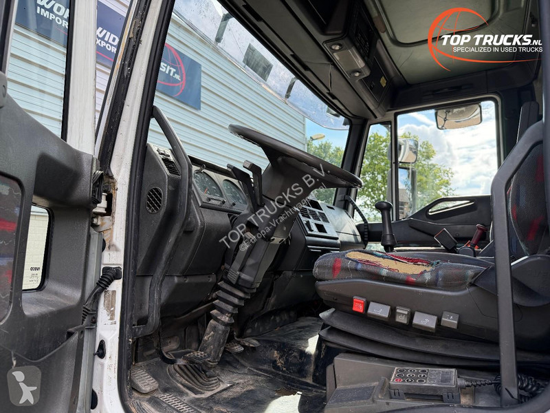 Camion Iveco 180 E28 Box truck - Tail lift - D...