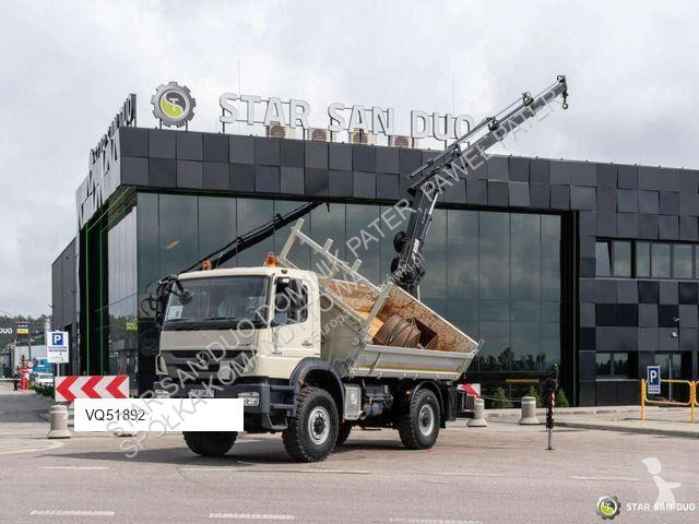 Vrachtwagen Mercedes 166