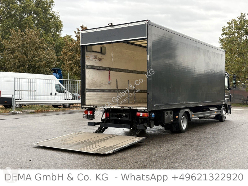 Vrachtwagen Mercedes...