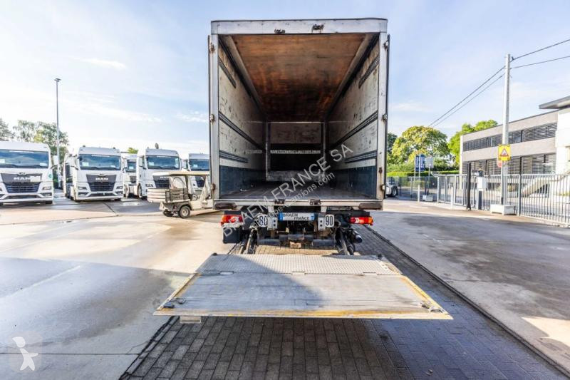 Camión Renault  PREMIUM 340 DXI // HAYON...
