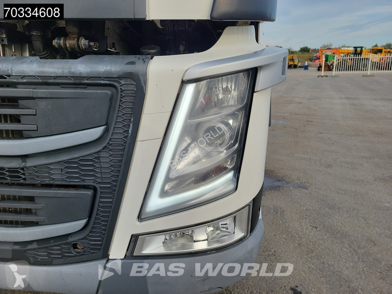 Vrachtwagen Volvo 330  6X2 Full Air suspension...