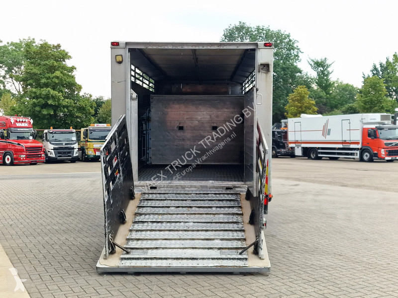 Camión Scania 4x2 - Finkl livestock 16.8M2 -...