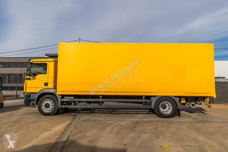 Camión MAN 18.250 BL + DHOLLANDIA 2T.