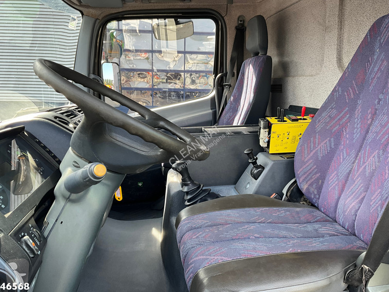 Camión Mercedes 818 Fassi 4 Tonmeter laadkraan