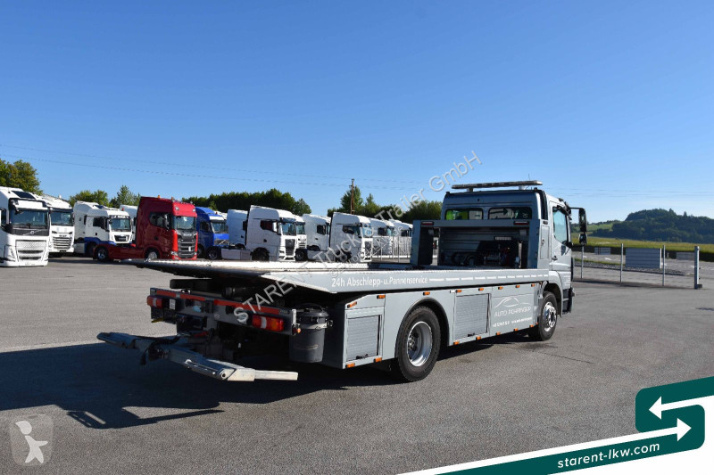 Camion Mercedes 1330L 4x2 Abschleppwagen...