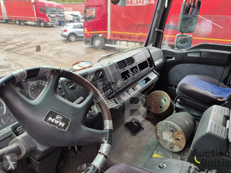 Camion MAN 26.460