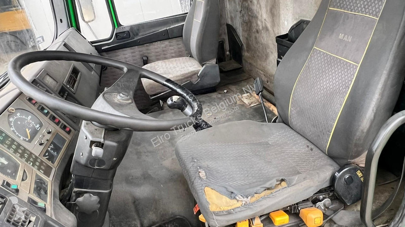 Vrachtwagen MAN (MANUAL PUMP / LAMES / BIG AXLE...