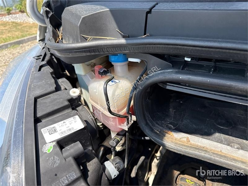 Camión Opel 2.2 103 KW DOKA Crew Cab Dump Truck