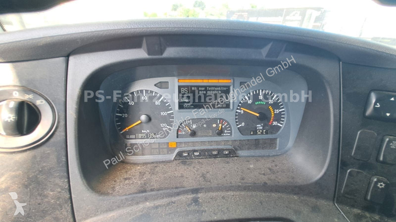 Camion Mercedes 2...