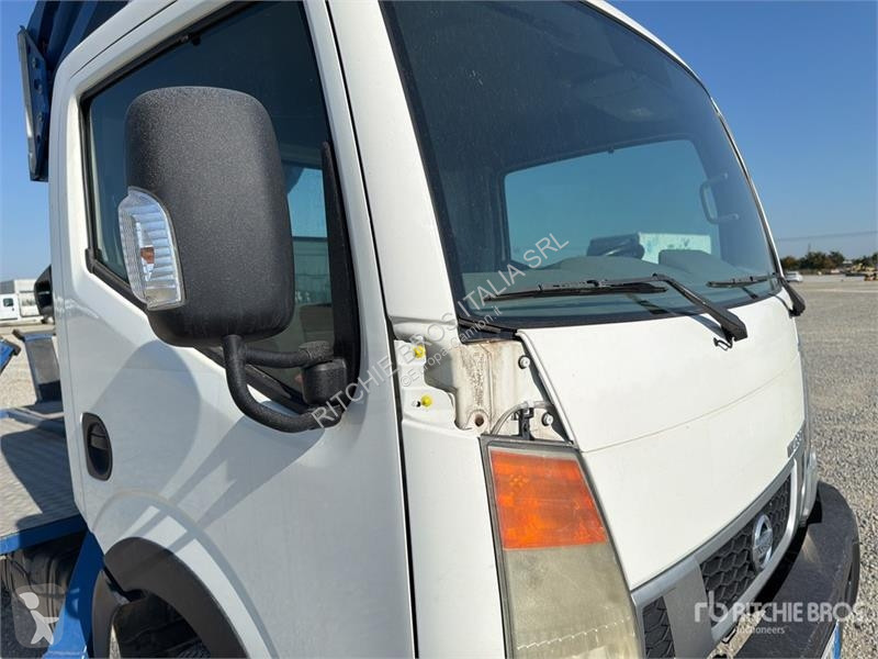 Вантажівка Nissan Socage DA320 19 m on Nissan...