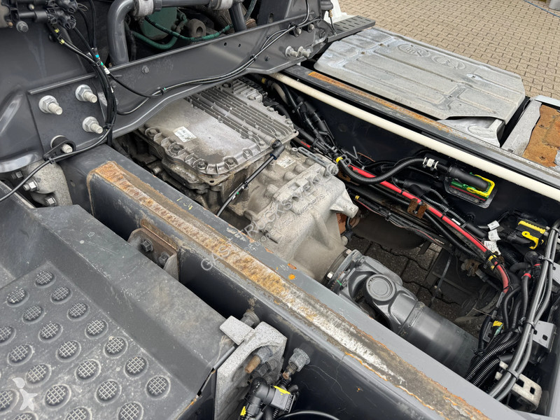 Volvo 500 6x2*4 WB 4.80 Globetrotter VIN KA truck