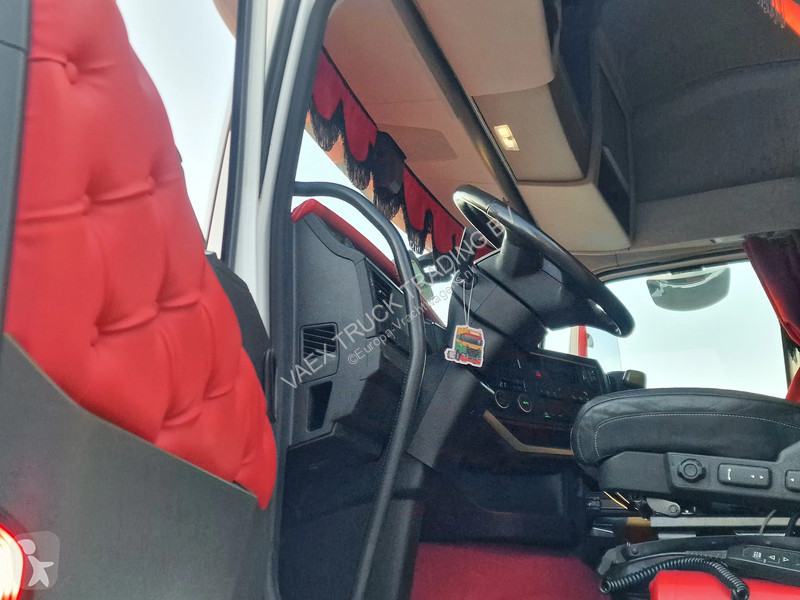 Kamion Volvo 13500 XL 6x2 - Pezzaioli livestock...
