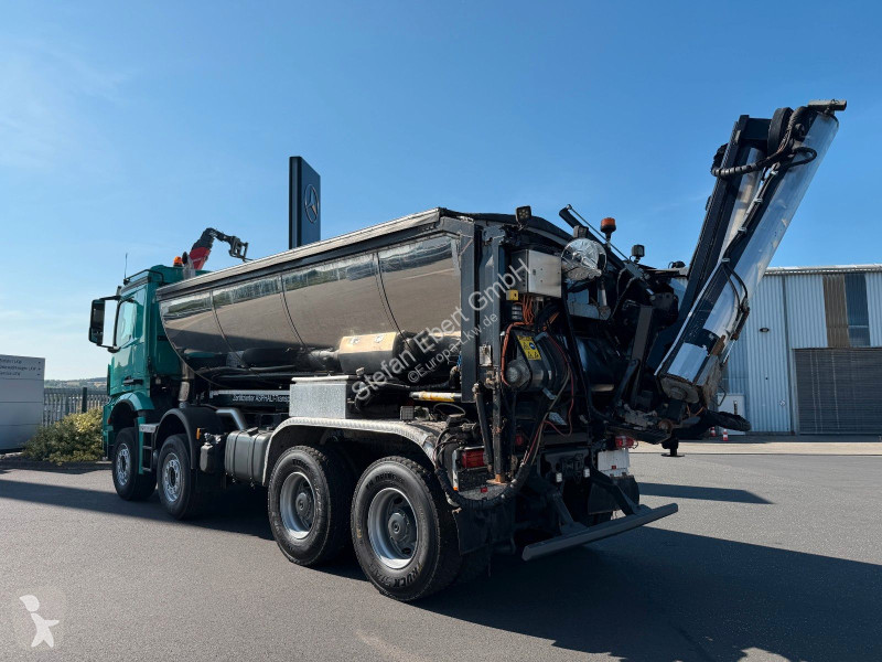 Kamion Mercedes 3251K 8x4 AMTEC Thermokipper...